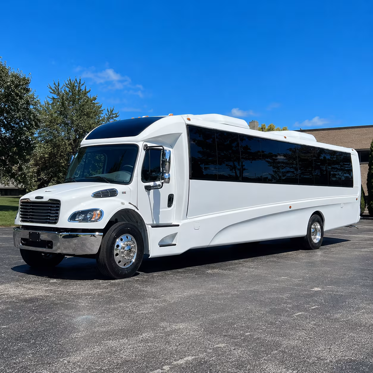 baton rouge 30 passenger minibus