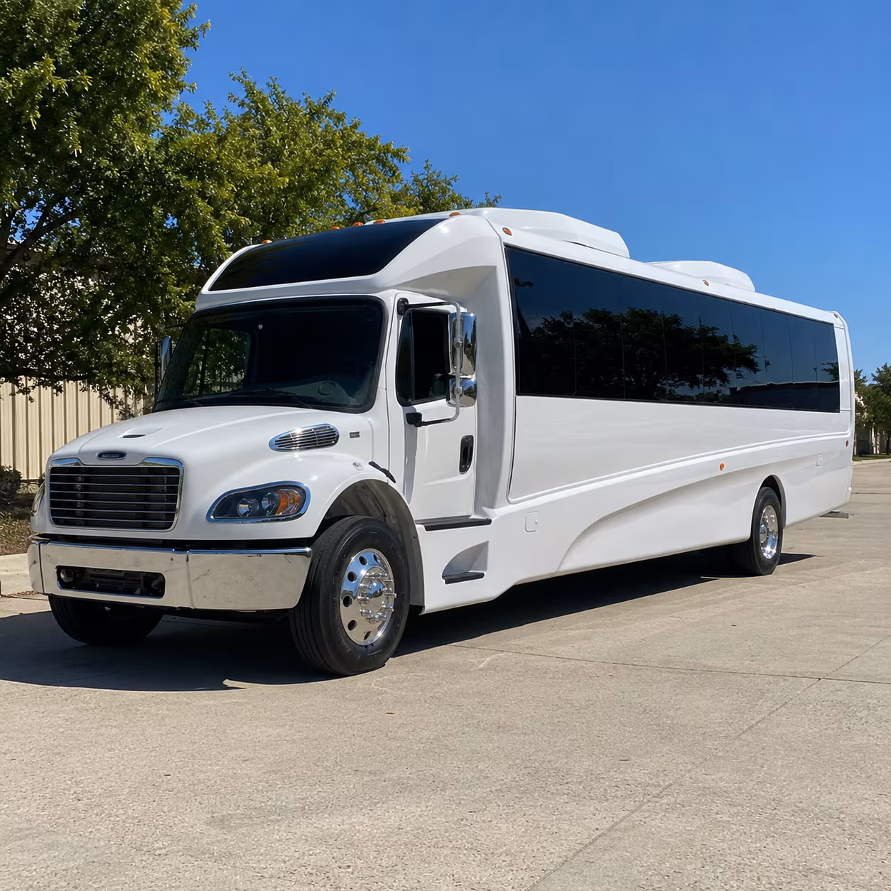 baton rouge 35 passenger minibus