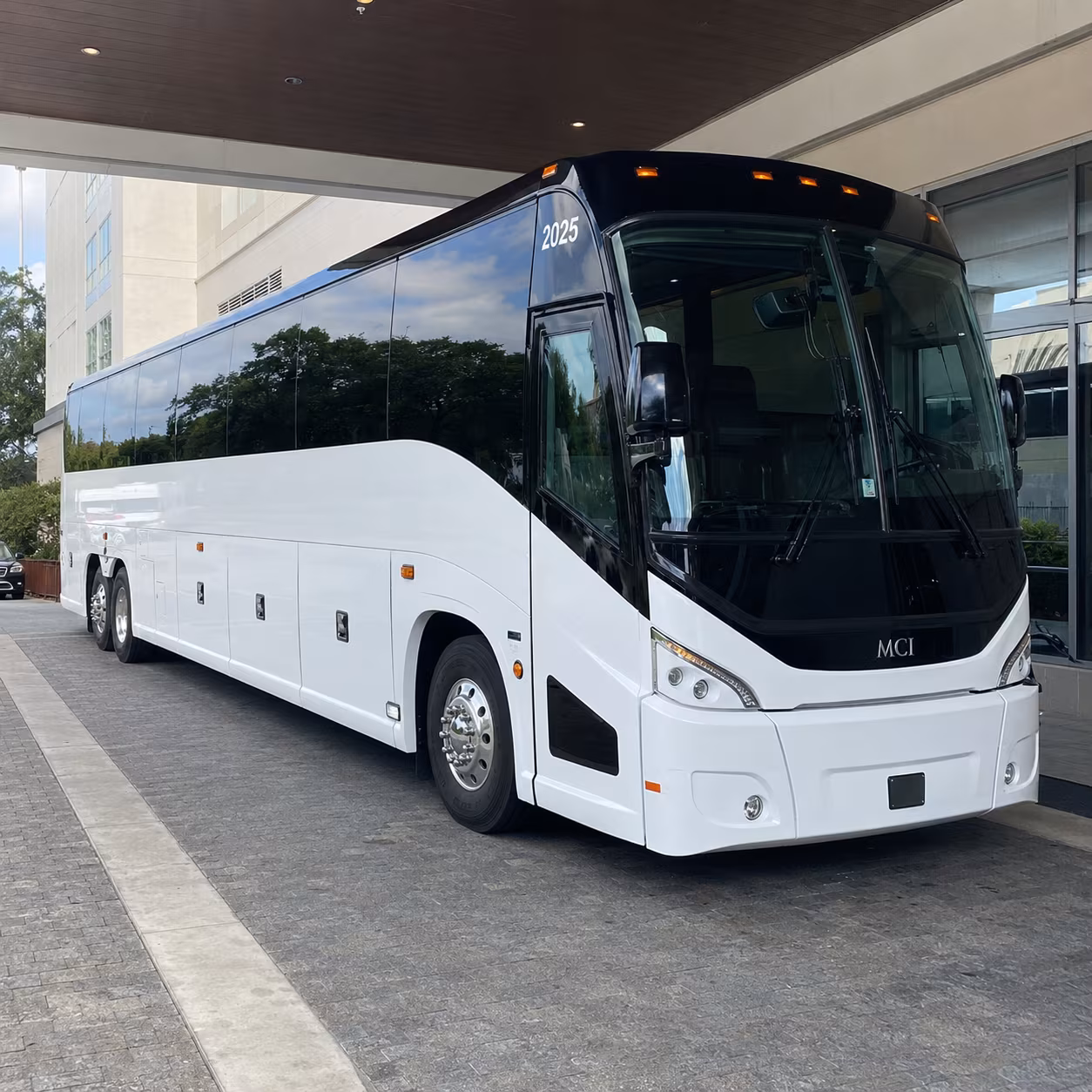 baton rouge 54 passenger charter bus