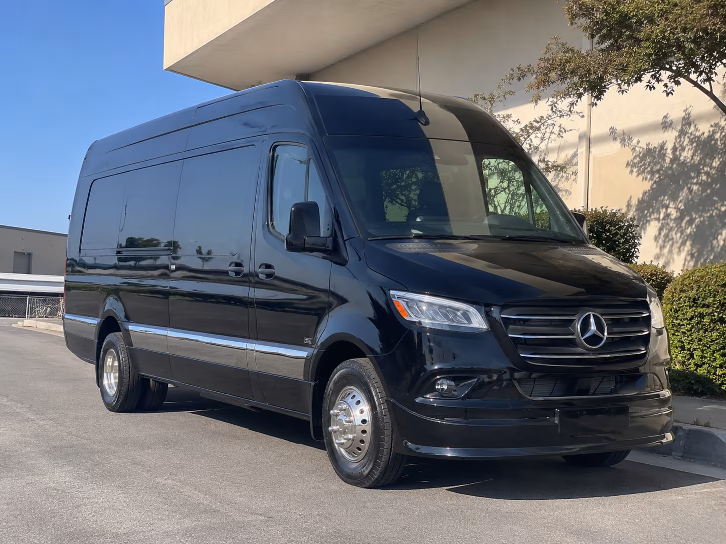 bus rental options for baton rouge trips