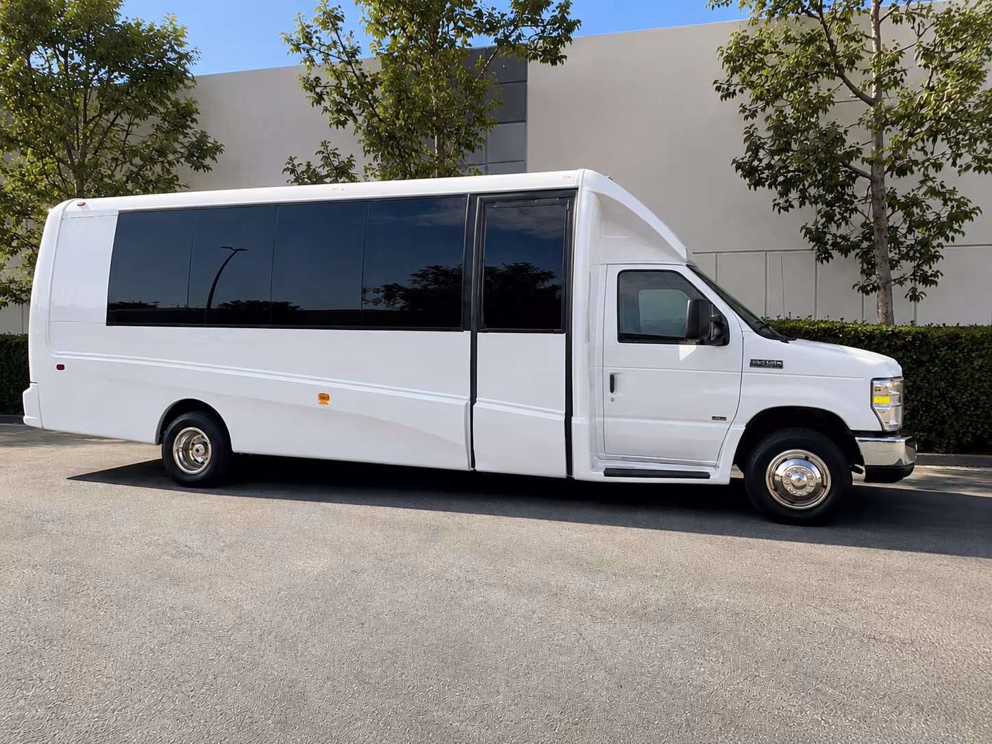 easily book transportation for your next airport transfer 2