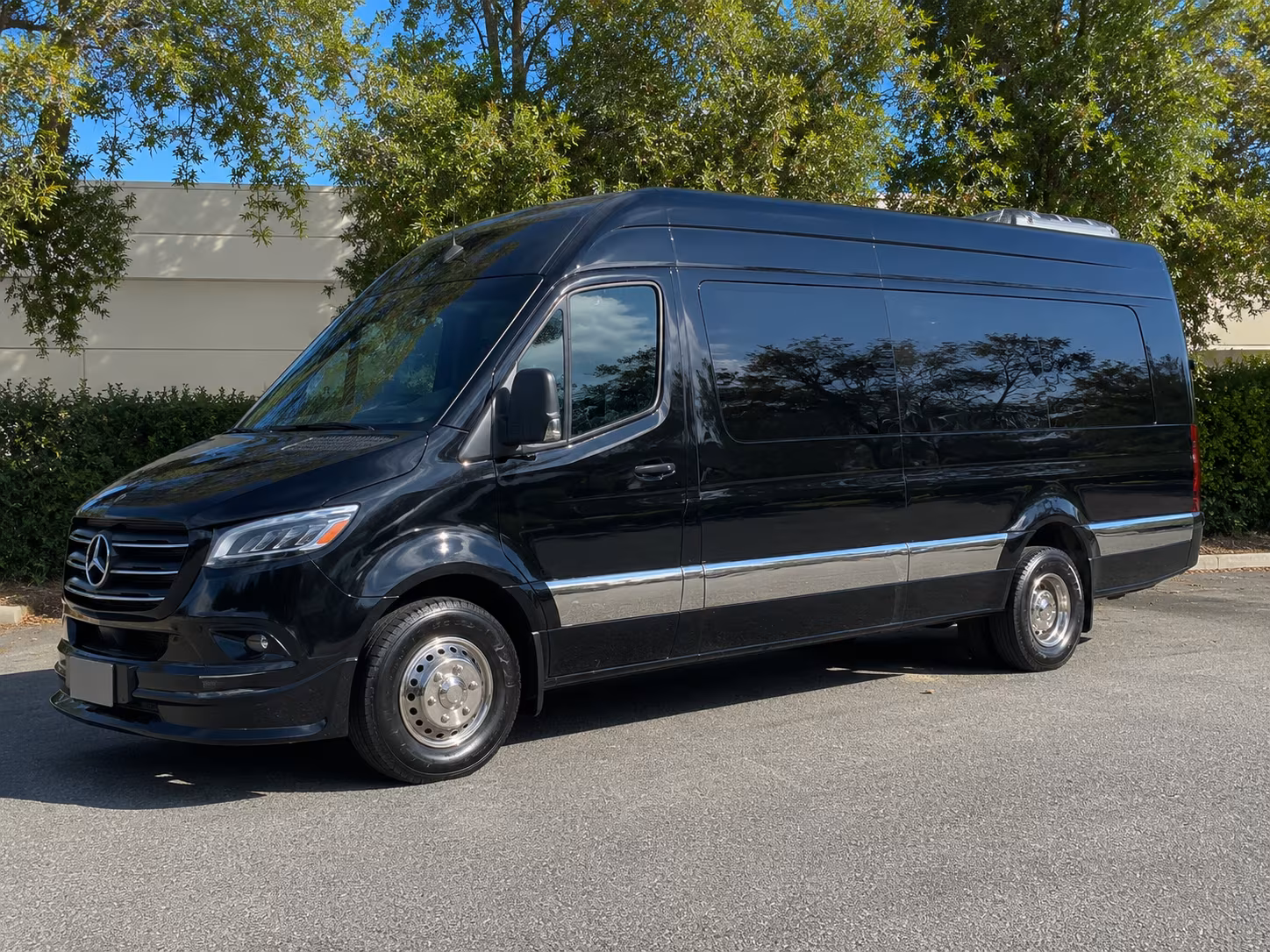 easily book transportation for your next airport transfer 3