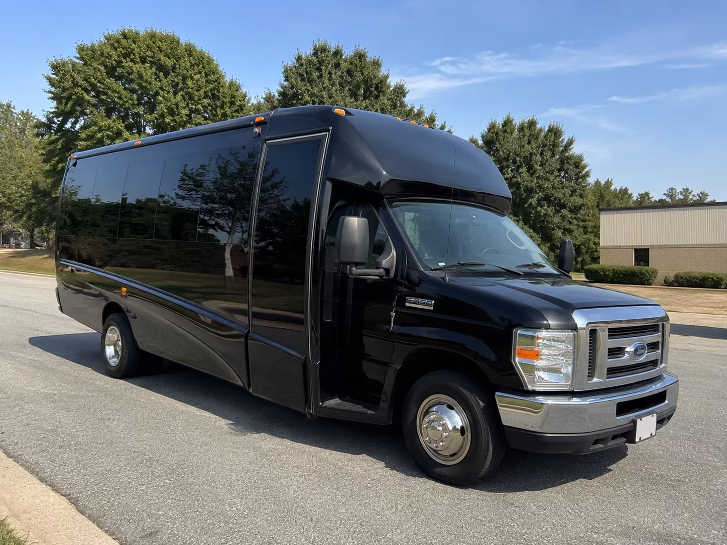 minibus rentals for small group winery tours near baton rouge