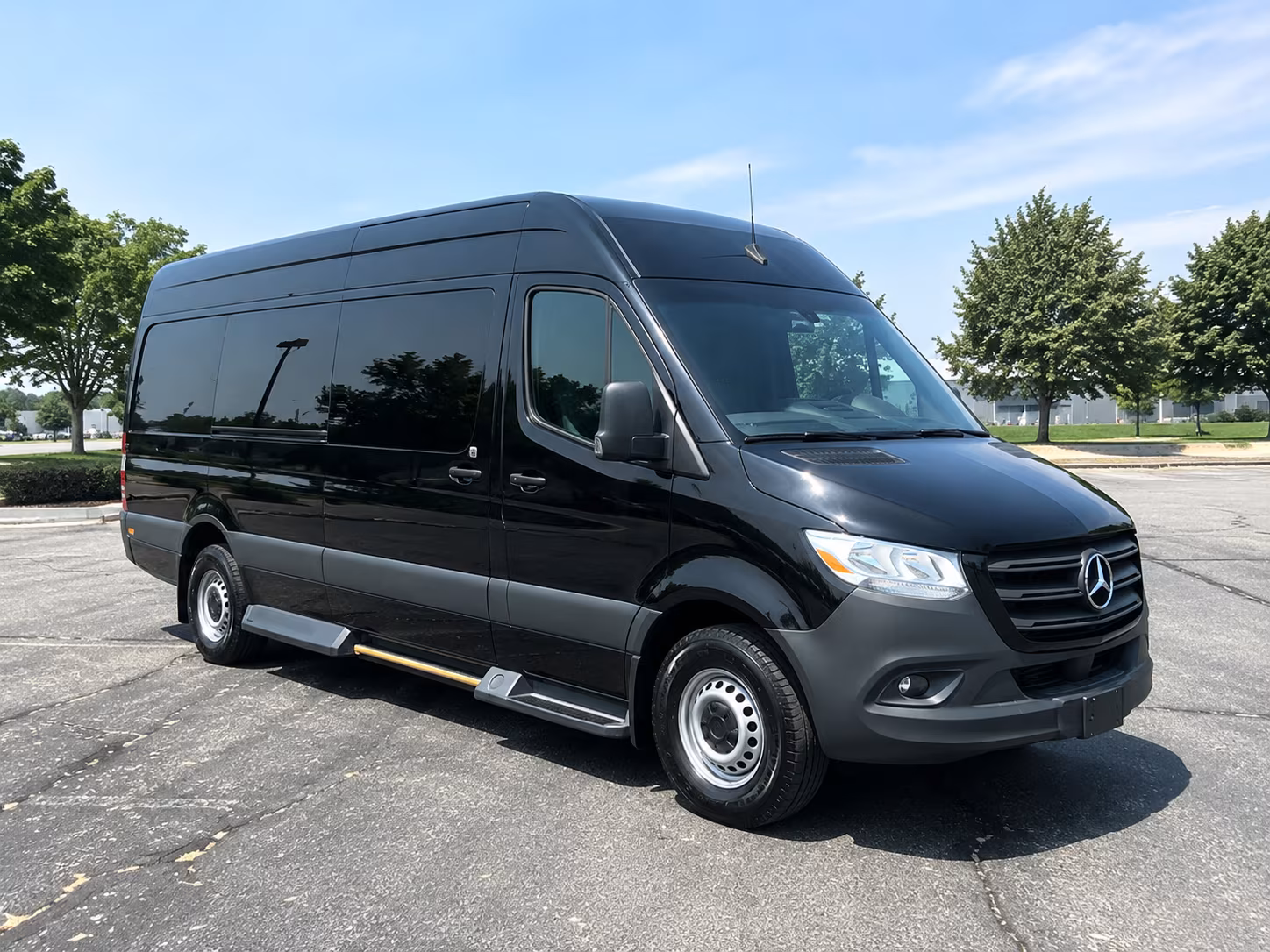 shuttle buses between baton rouge hotels and the river center convention complex